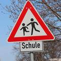 Schild Achtung Schule