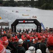 Schwimmstart Ironman 26. Juni 2022 am Langener Waldsee - Start der Triathleten
