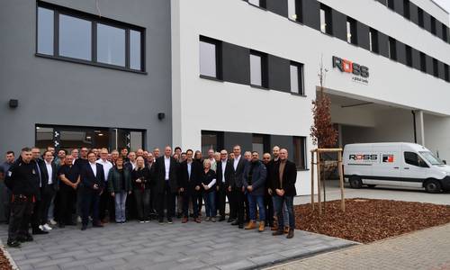 Ross Europa Das Team von ROSS EUROPA freut sich über den Neubau in der Robert-Bosch-Straße. (Foto: Schaible/Stadt Langen)