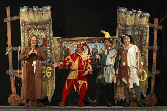 Siegfried1 (c) Kikeriki.jpg © Kikeriki Siegfrieds Nibelungenentzündung