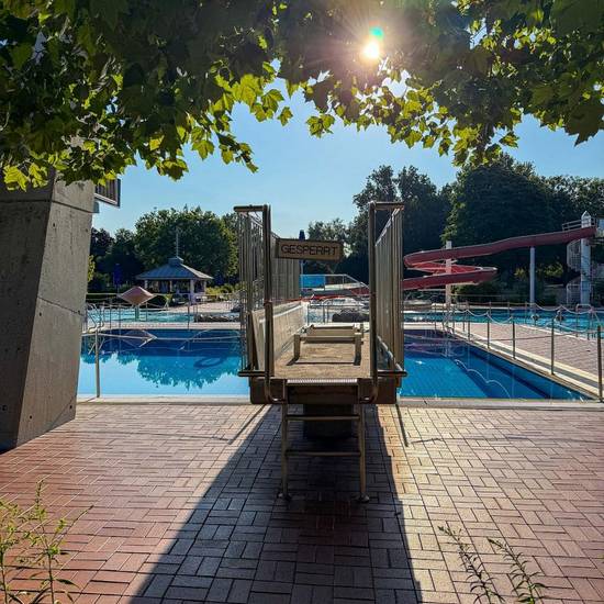 Sprungbrett Freibad gesperrt © Lisa Bartetzko/Stadt Langen