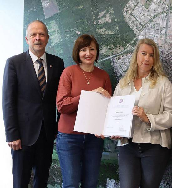 Tourismusort Urkundenübergabe © Lisa Bartetzko/Stadt Langen