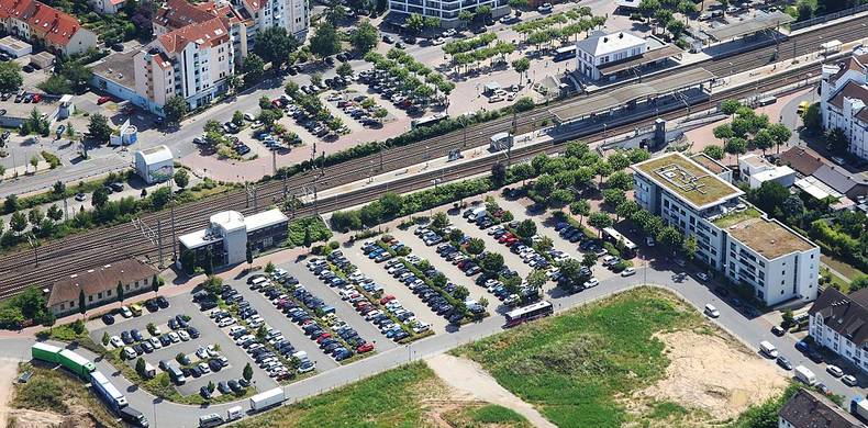 P+R-Platz Bahnhof Westseite © Axel Häsler
