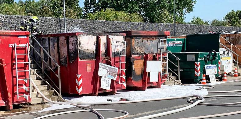 Brand Sperrmüllcontainer Wertstoffhof © ALEG