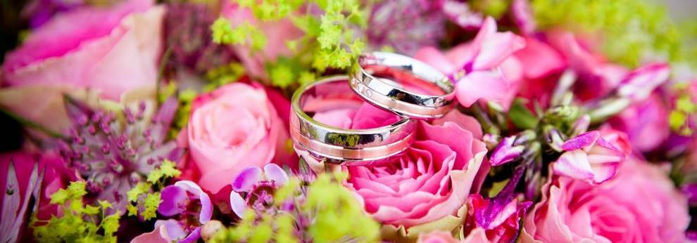 Brautstrauß mit Ringen [(c) www.pixabay.com/de]